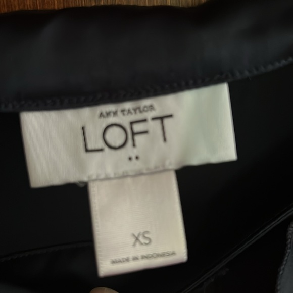 Ann Taylor LOFT satin top shirt blouse with front ruffle accent - Picture 3 of 4